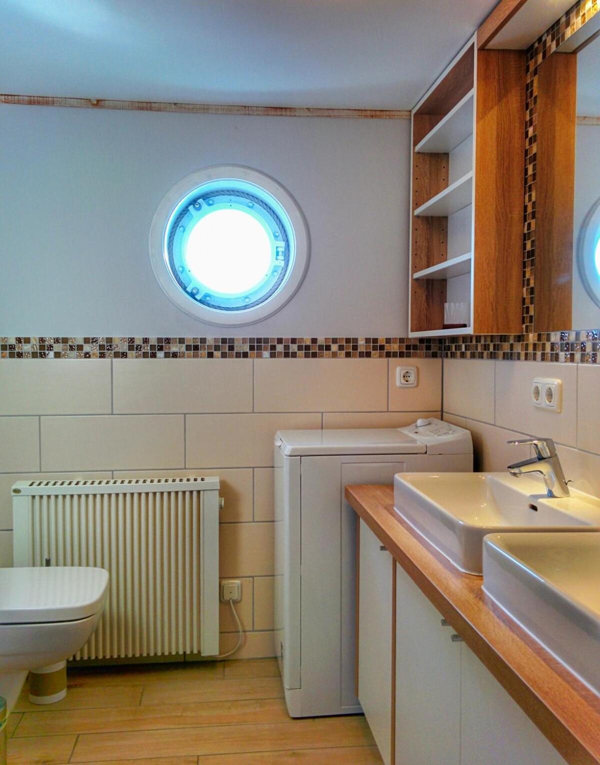 Urlauberschiff Neptun Im Ostseebad Prerow Eksteriør billede